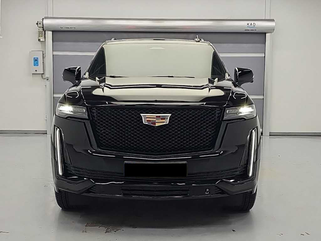 Cadillac Escalade — photo 02