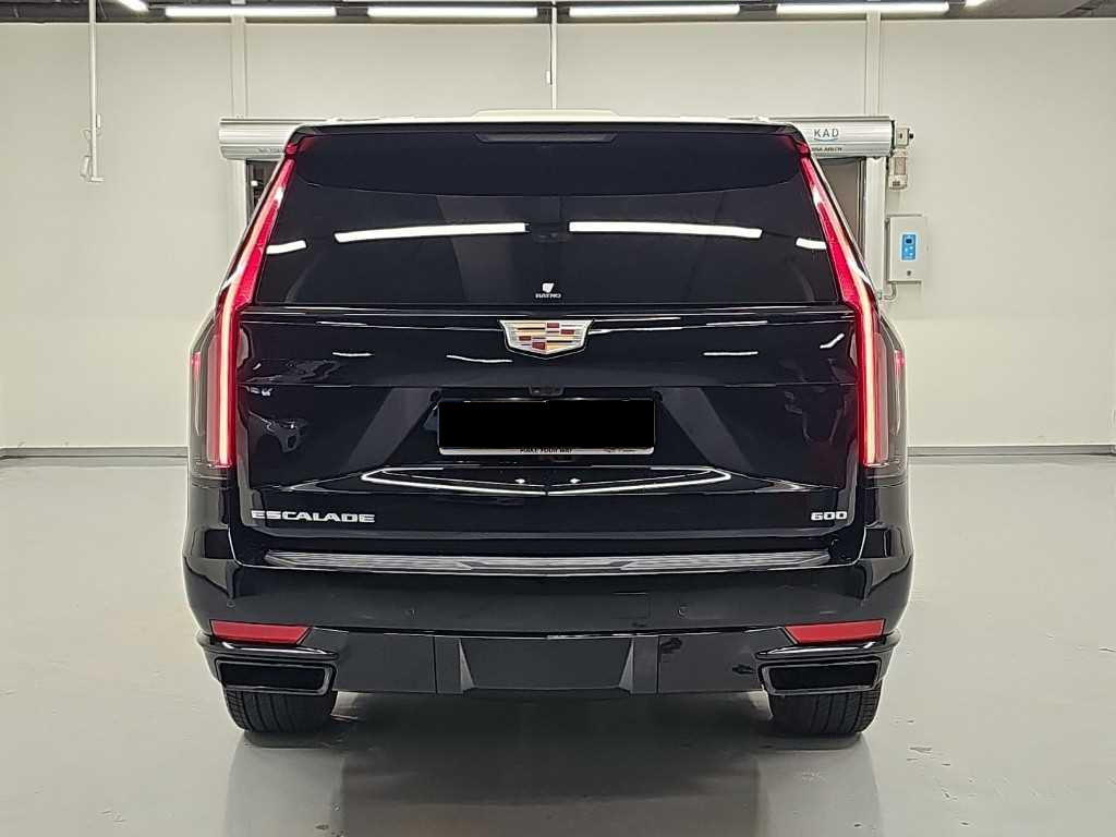 Cadillac Escalade — photo 03
