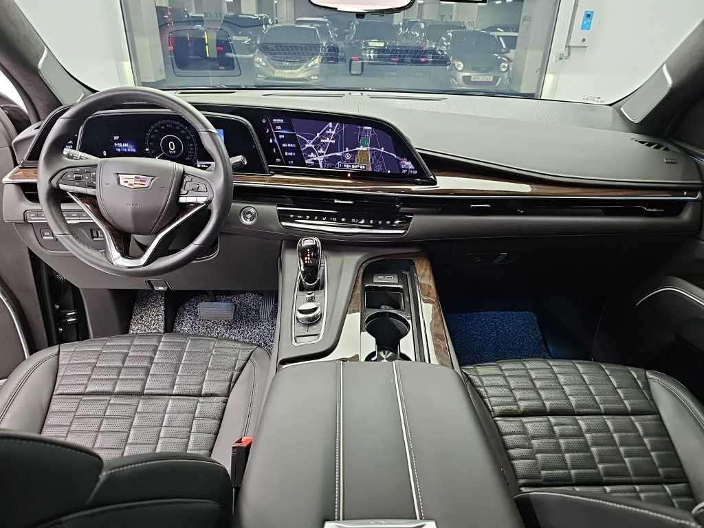 Cadillac Escalade — photo 07