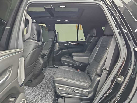 Cadillac Escalade — photo 12
