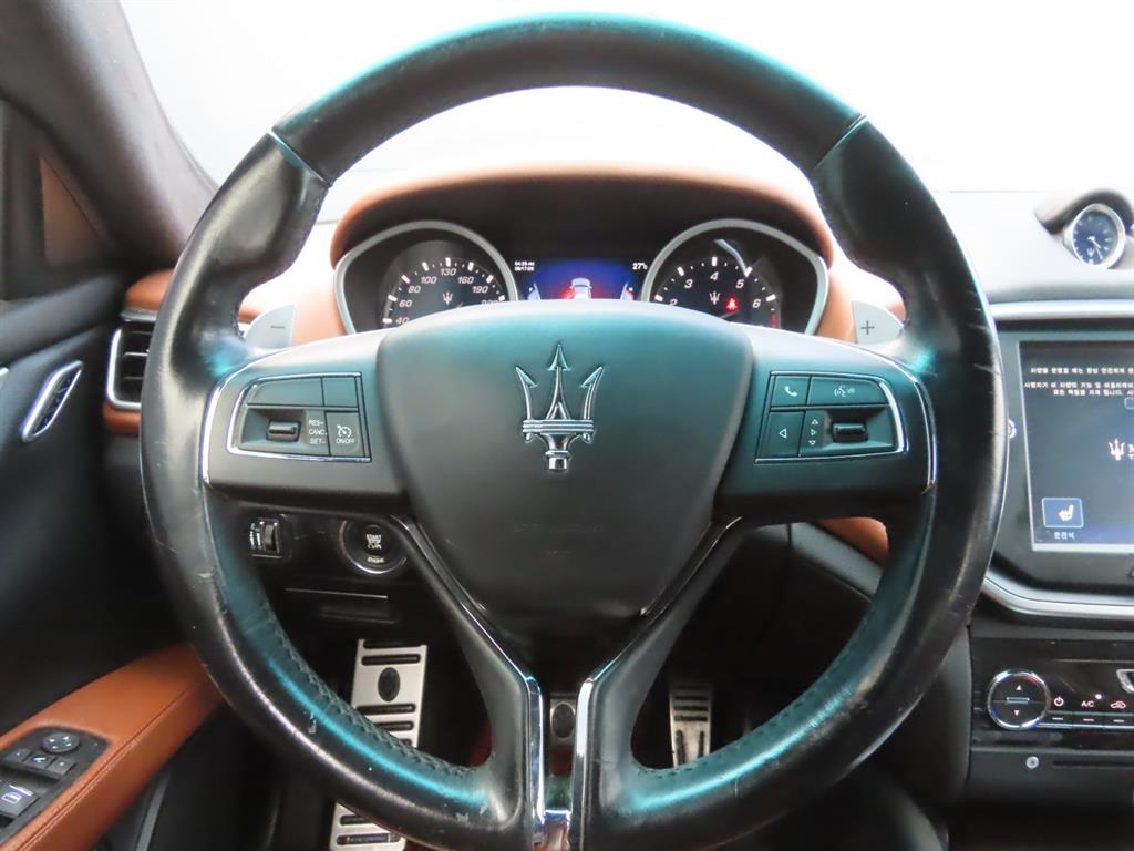 Maserati Ghibli — photo 11