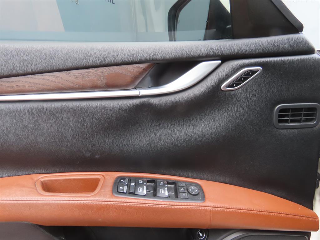 Maserati Ghibli — photo 14