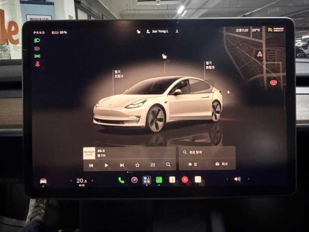 Tesla Model 3 — photo 10