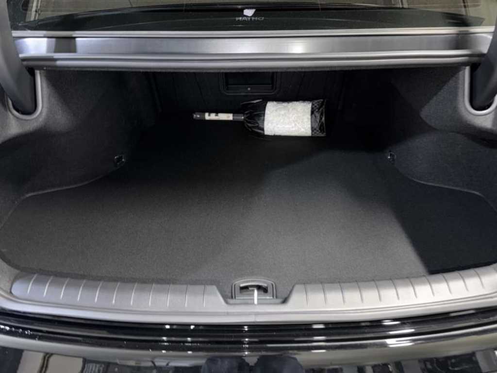 Hyundai Grandeur — photo 18