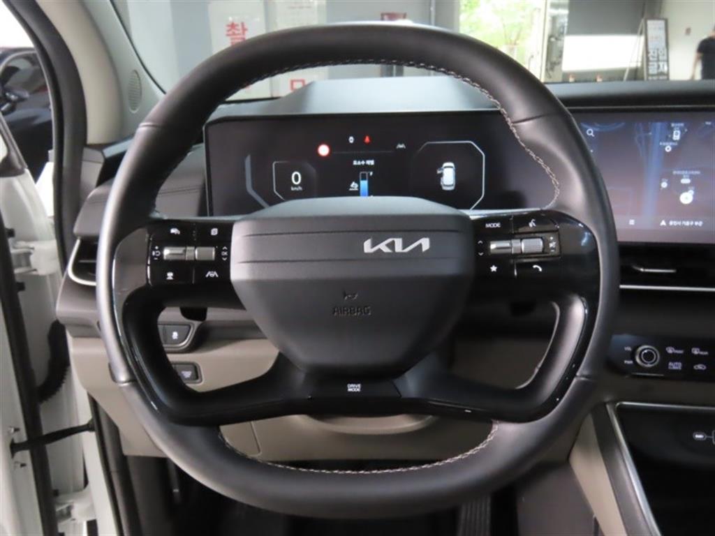 Kia Carnival — photo 14