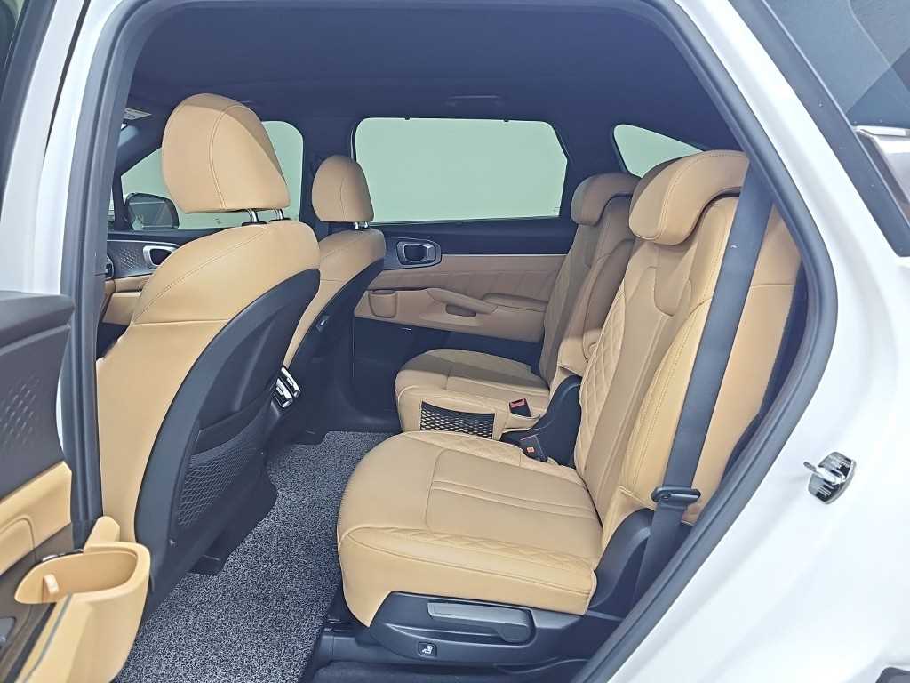 Kia Sorento — photo 12