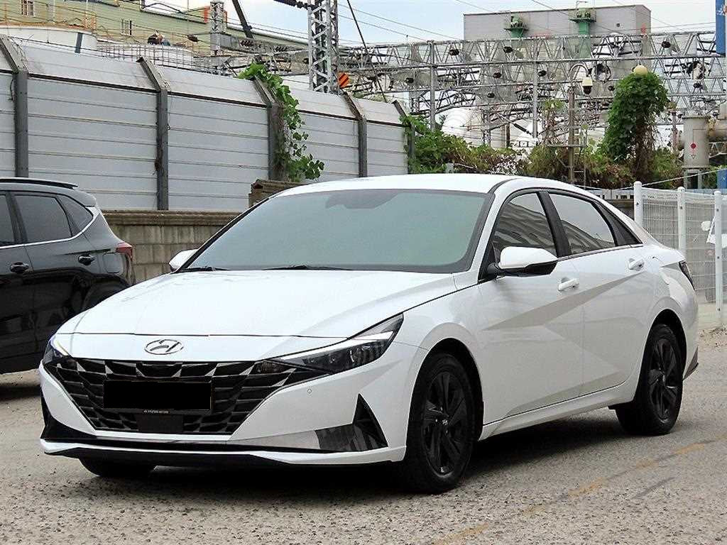 Hyundai Avante — photo 02