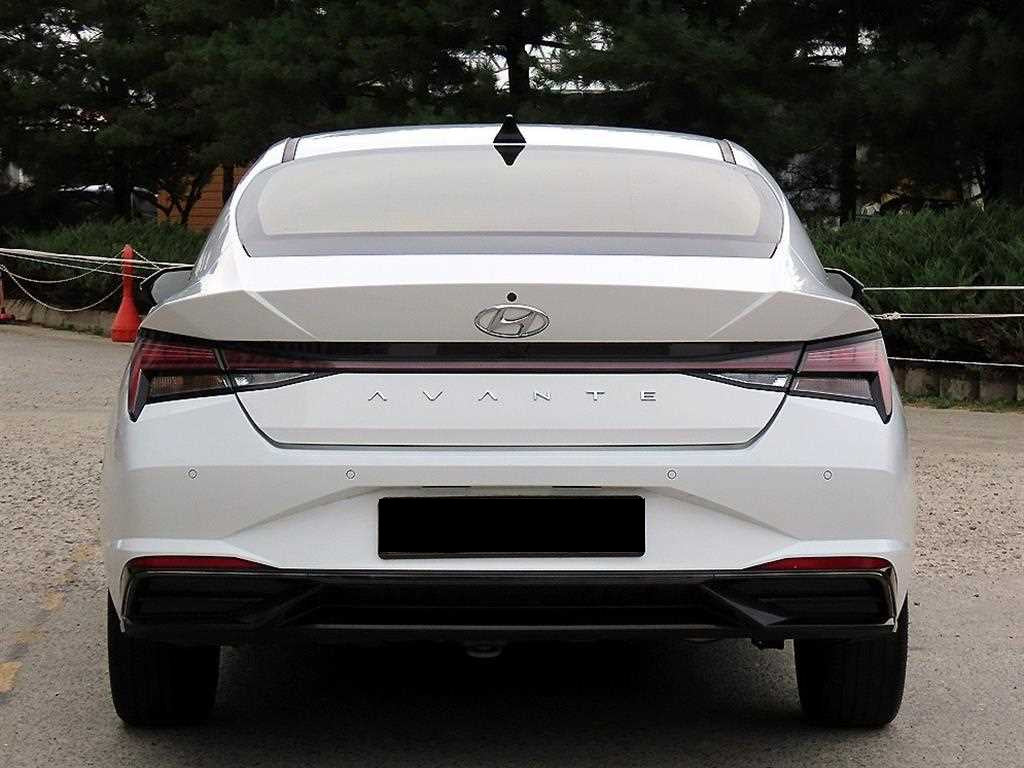 Hyundai Avante — photo 04