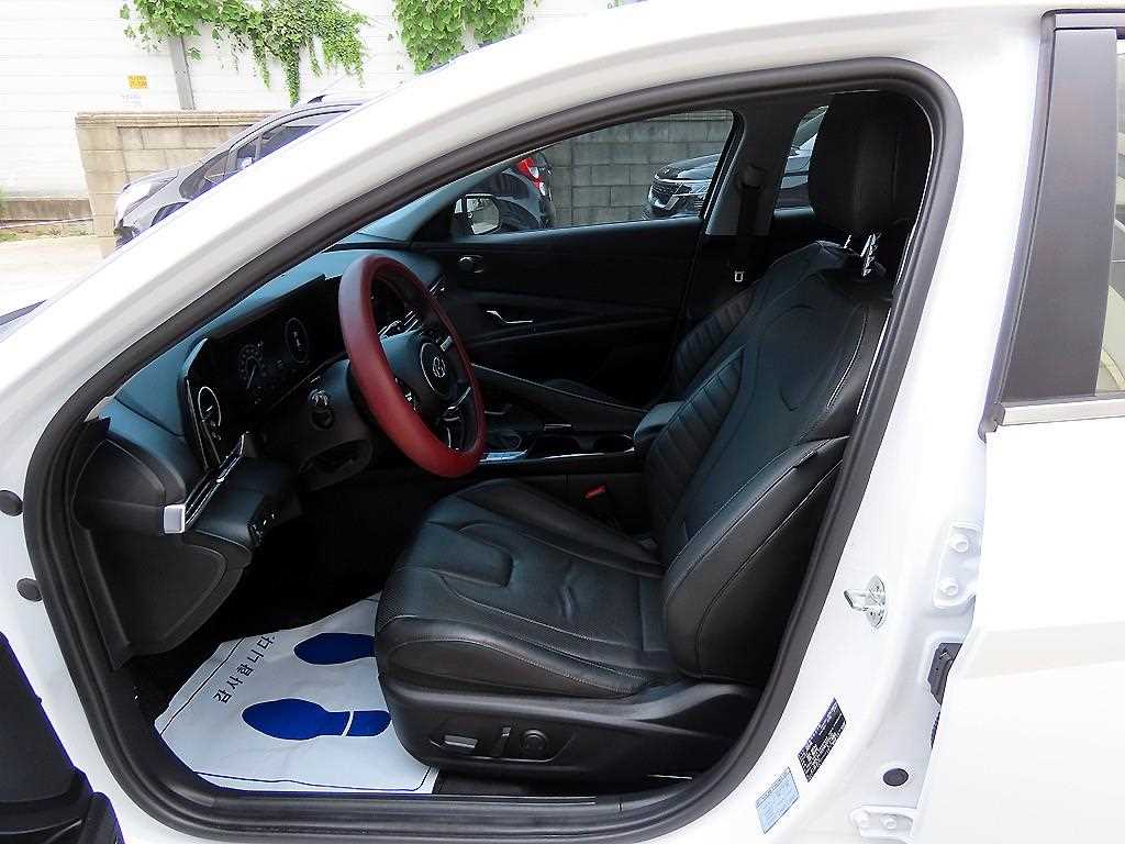 Hyundai Avante — photo 05
