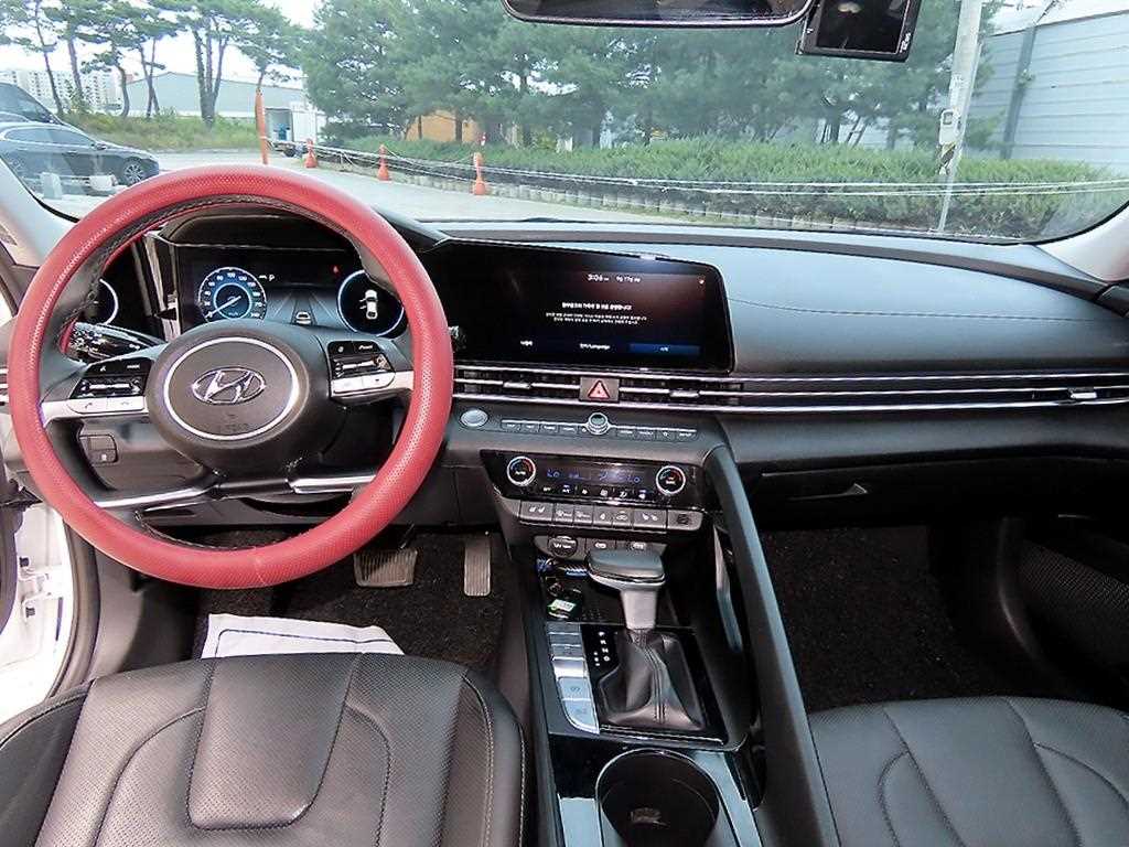 Hyundai Avante — photo 07