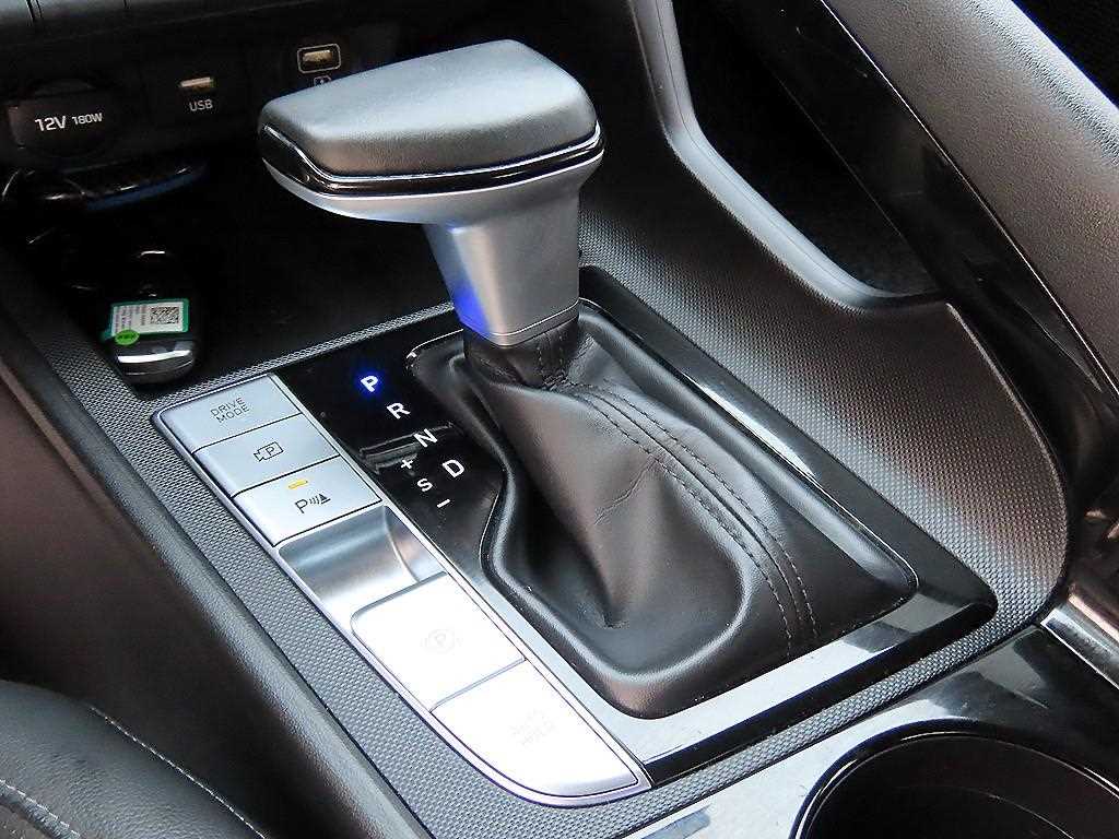 Hyundai Avante — photo 10