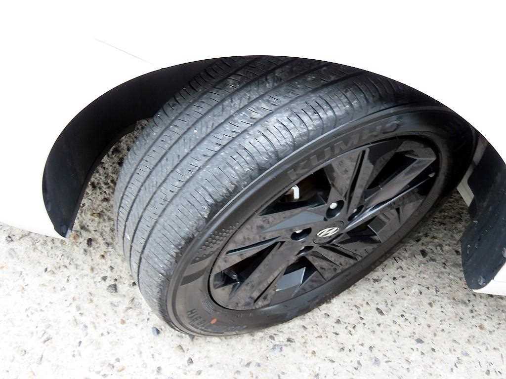 Hyundai Avante — photo 20