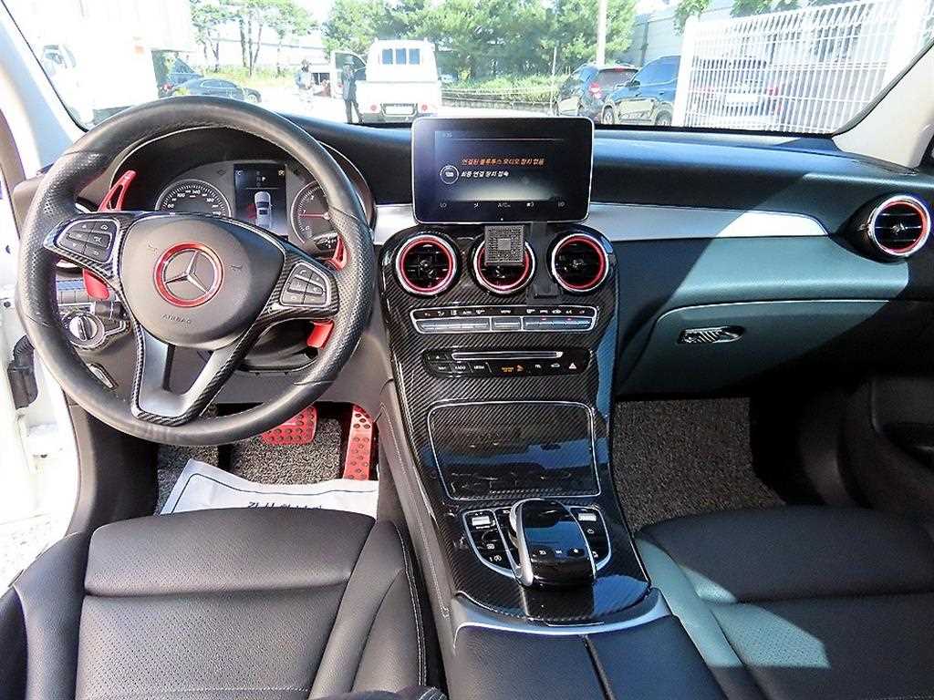 Mercedes-Benz GLC-Class — photo 07