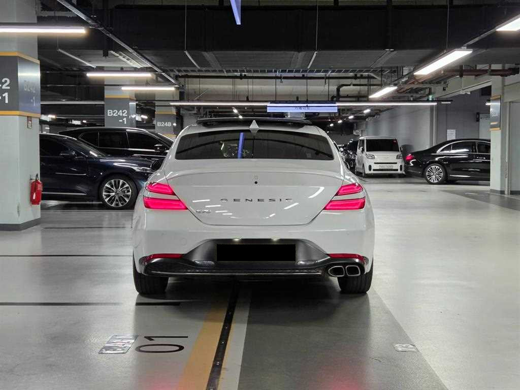 Genesis G70 — photo 03