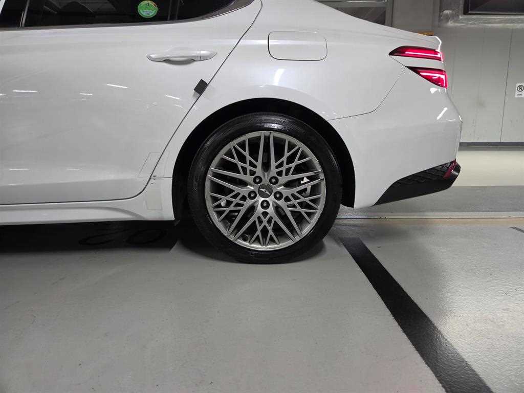 Genesis G70 — photo 07