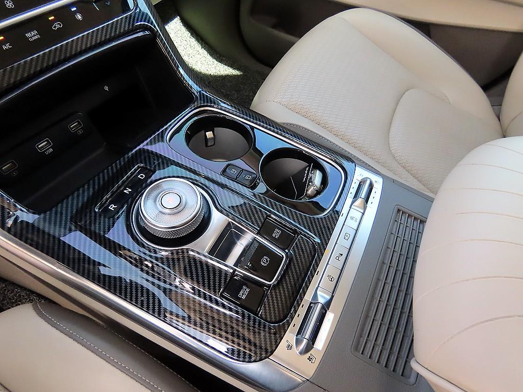 Kia Carnival — photo 11
