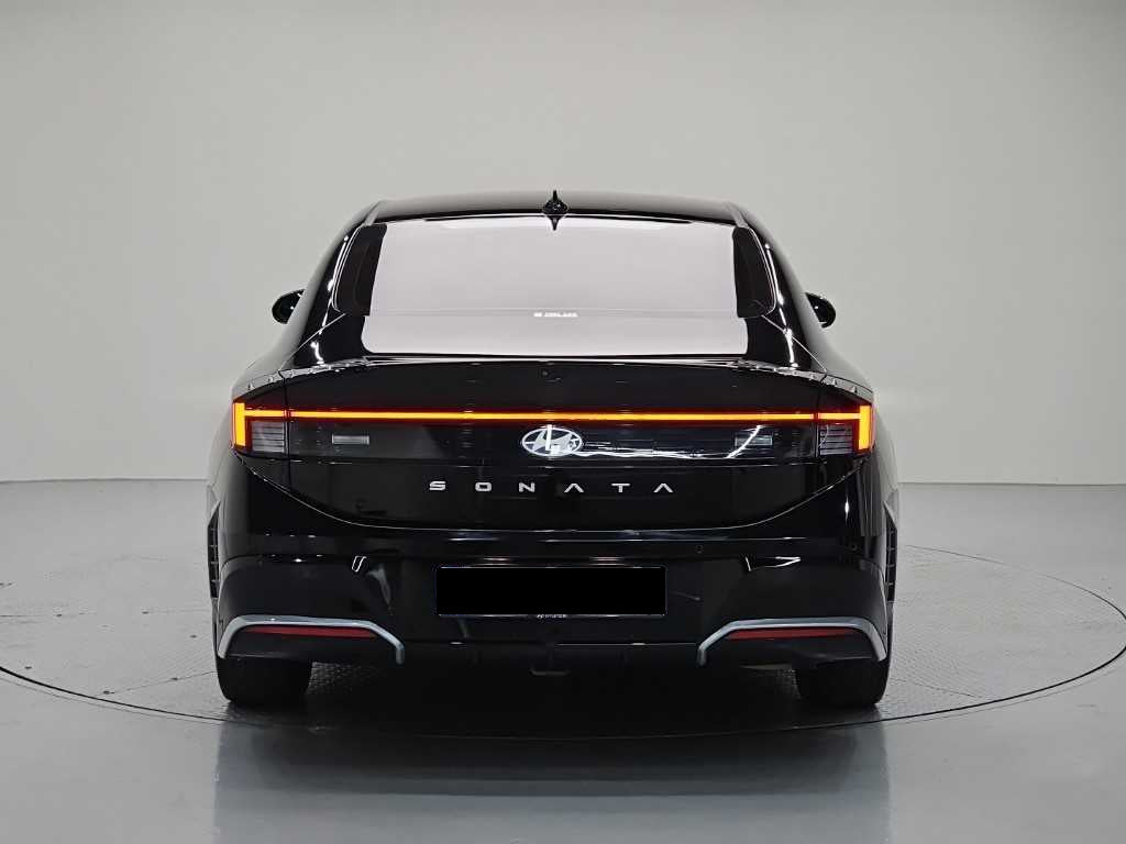 Hyundai Sonata — photo 03