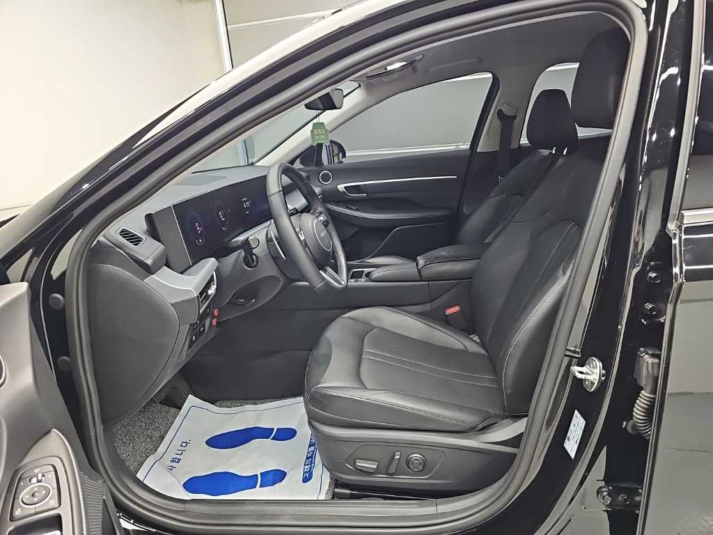 Hyundai Sonata — photo 11