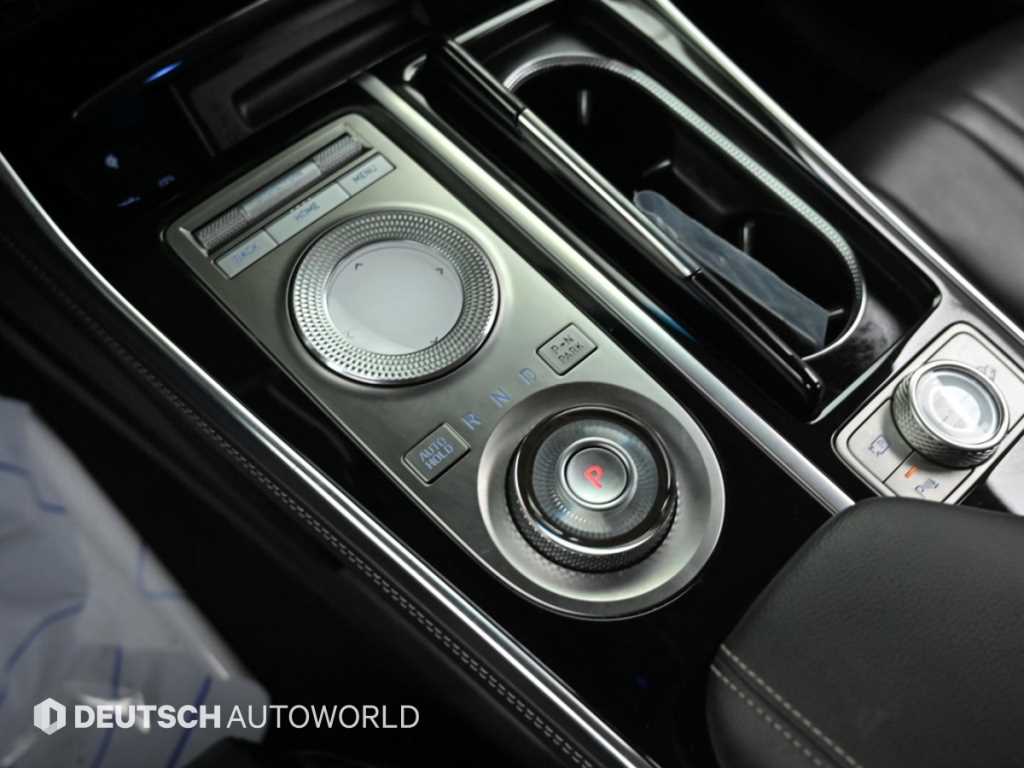 Genesis GV80 — photo 09