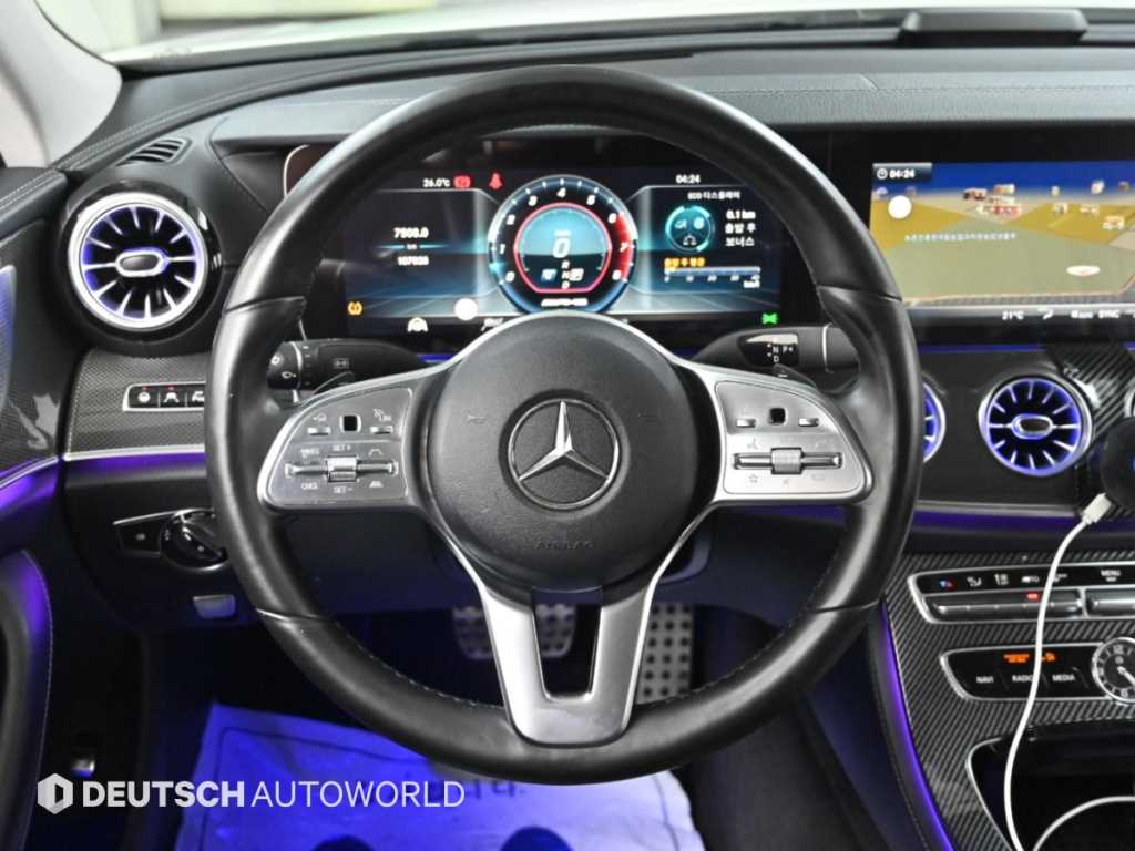 Mercedes-Benz CLS-Class — photo 13