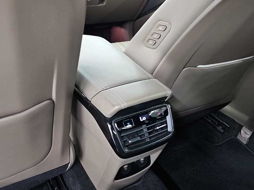 Kia K8 — photo 13