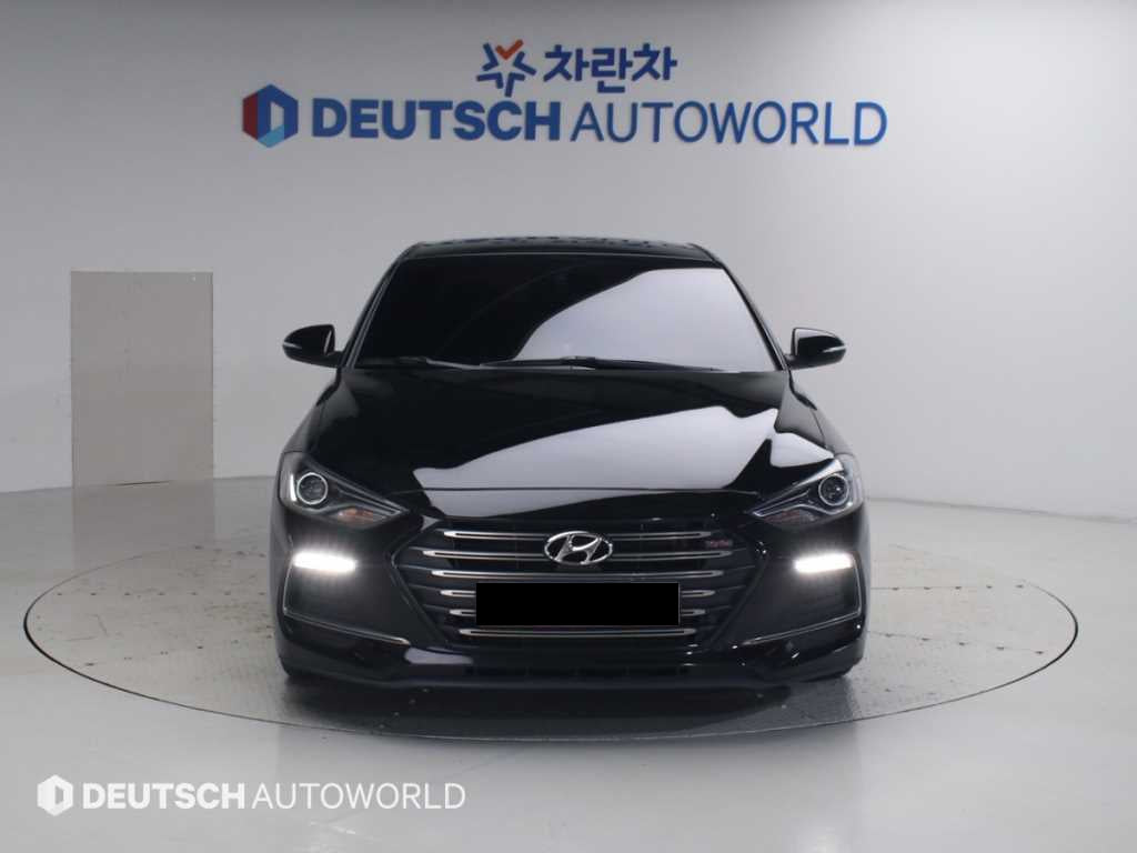 Hyundai Avante — photo 03