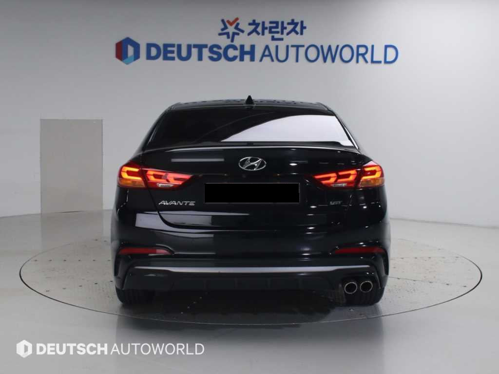 Hyundai Avante — photo 04