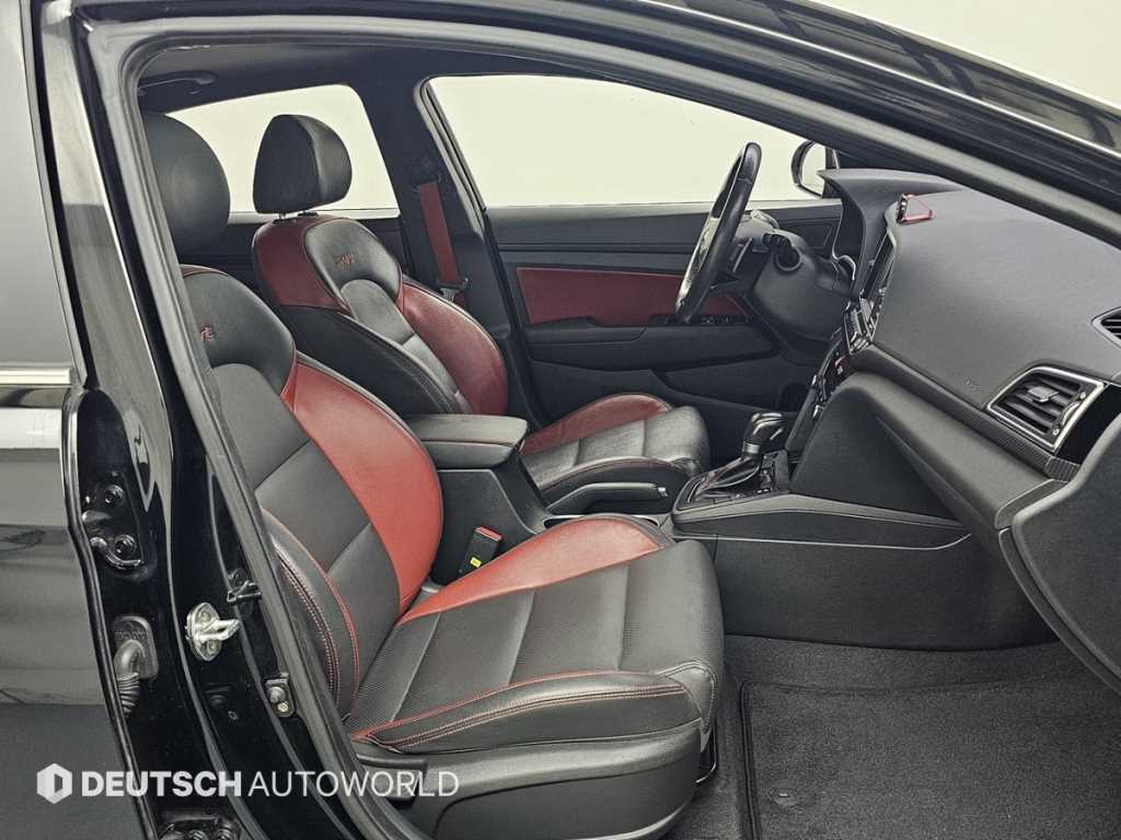 Hyundai Avante — photo 10