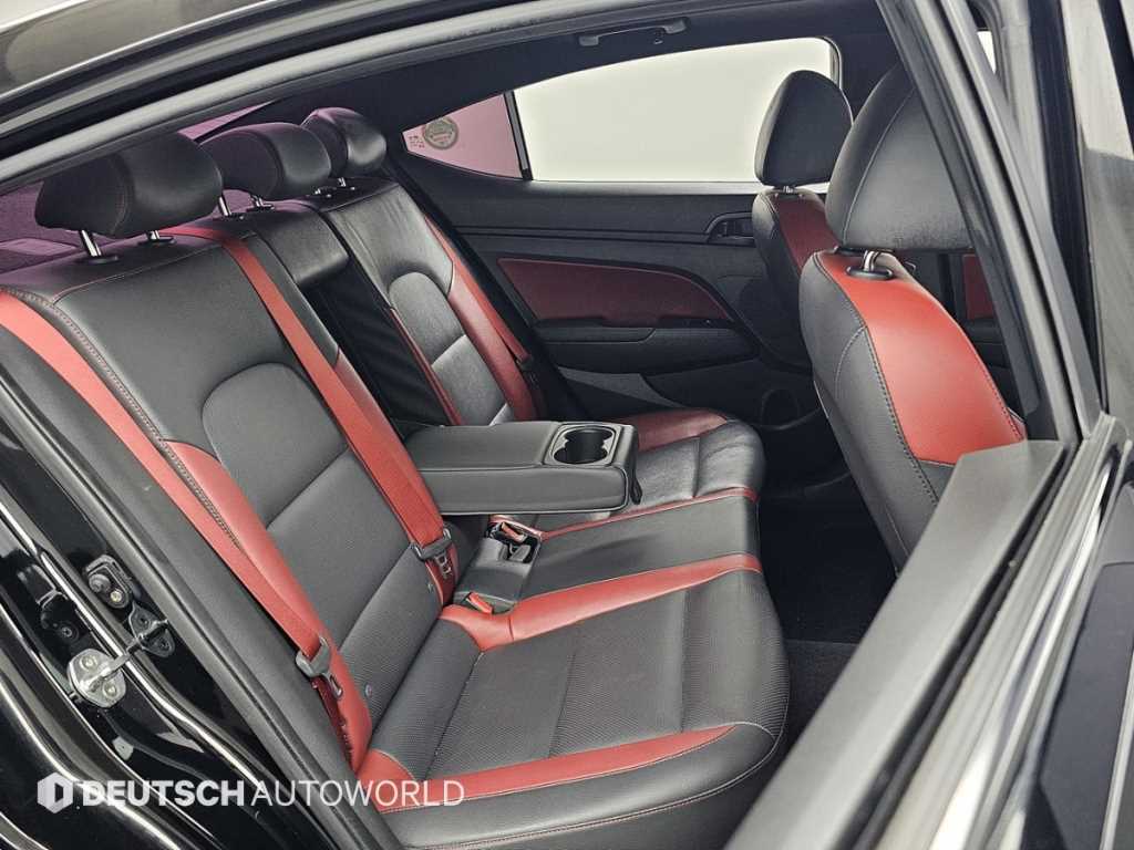 Hyundai Avante — photo 12