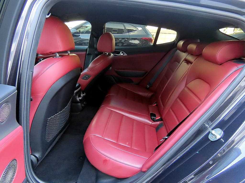 Kia Stinger — photo 06