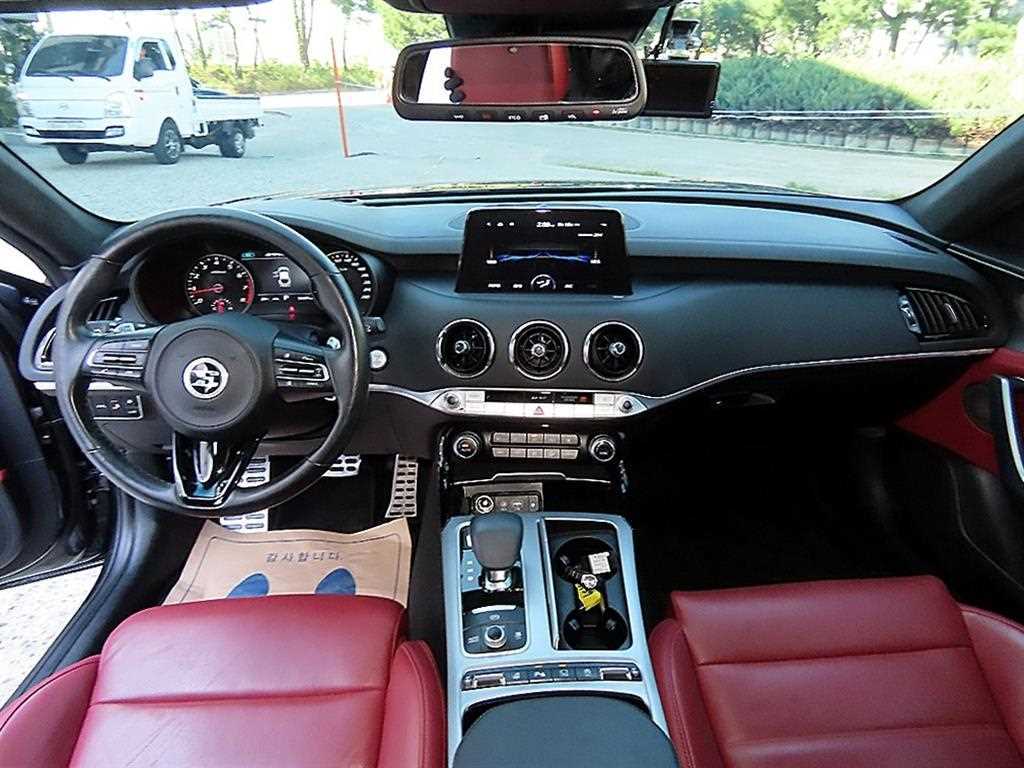Kia Stinger — photo 07