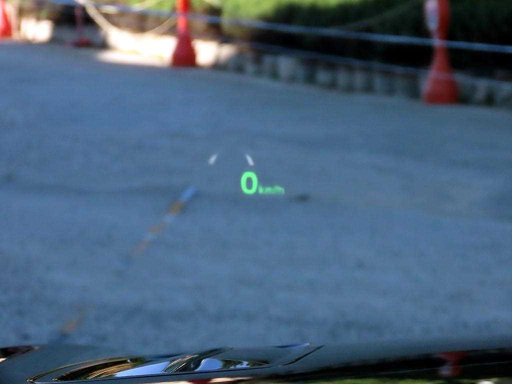 Kia Stinger — photo 10