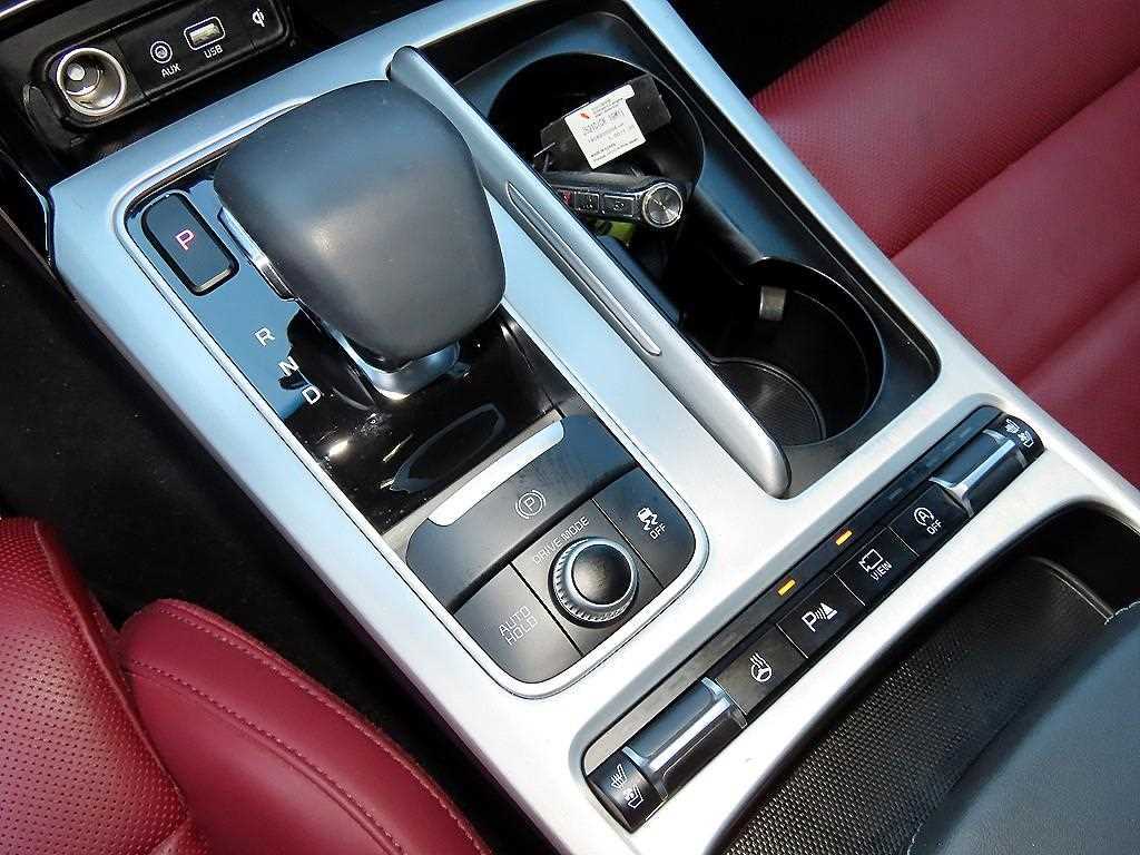 Kia Stinger — photo 11