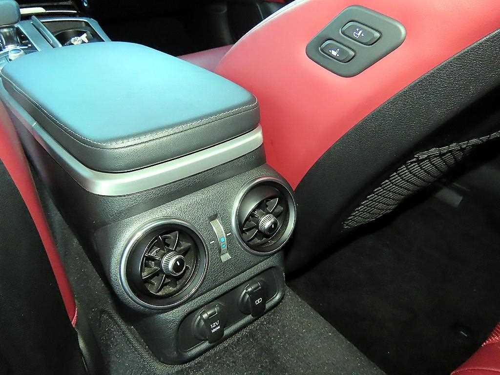 Kia Stinger — photo 15