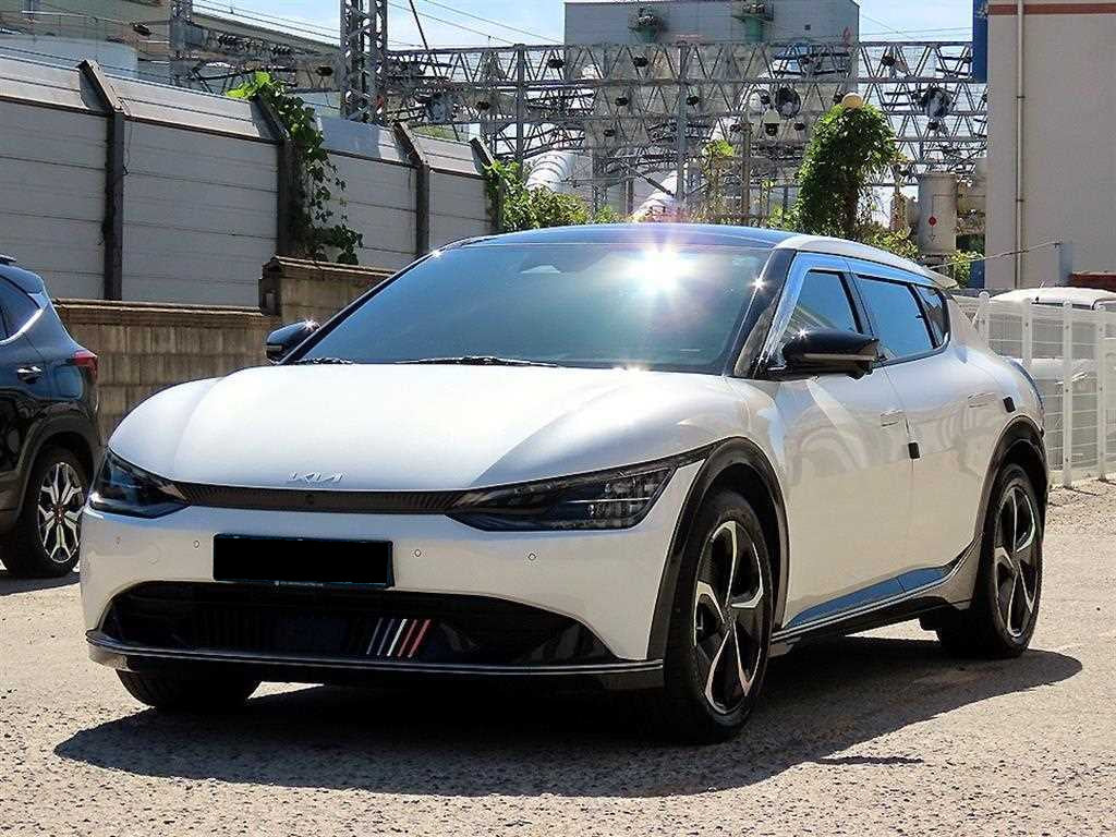Kia EV6 — photo 02