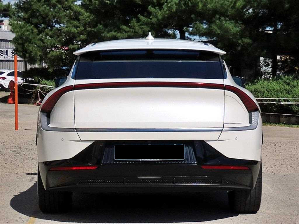 Kia EV6 — photo 04