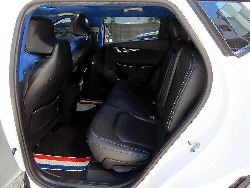 Kia EV6 — photo 05