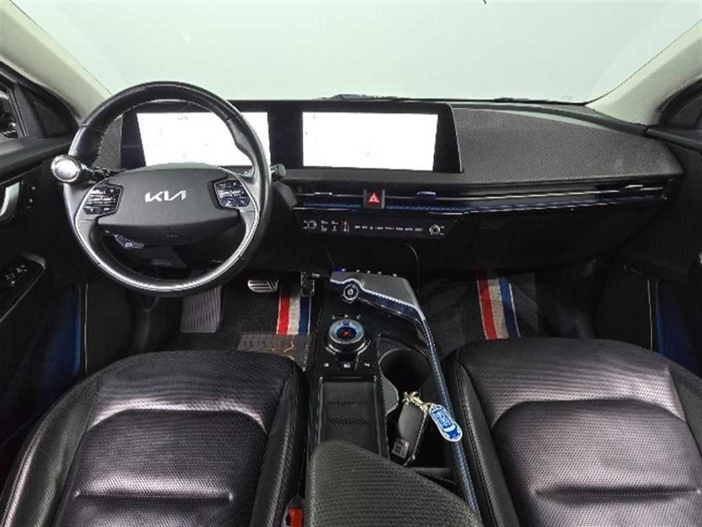 Kia EV6 — photo 08