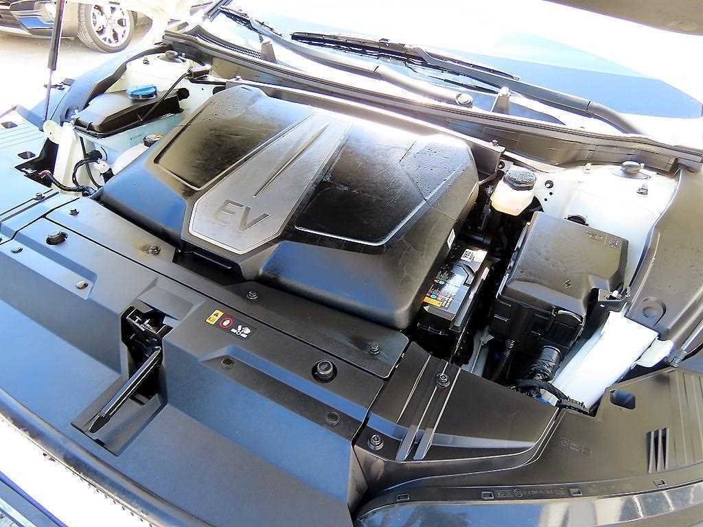 Kia EV6 — photo 19