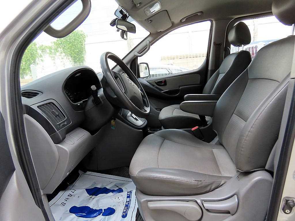Hyundai Starex — photo 05