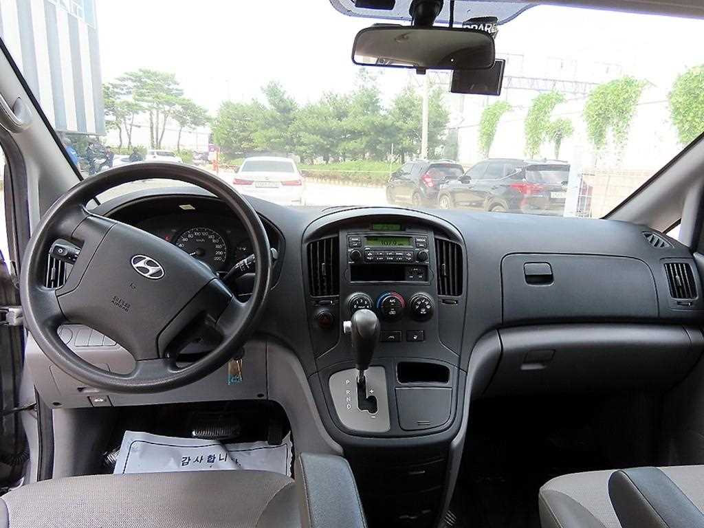 Hyundai Starex — photo 07