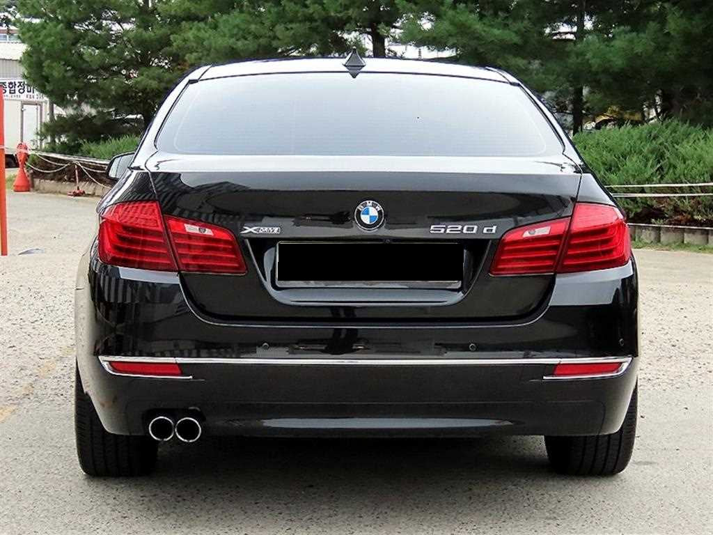 BMW 5-Series — photo 04