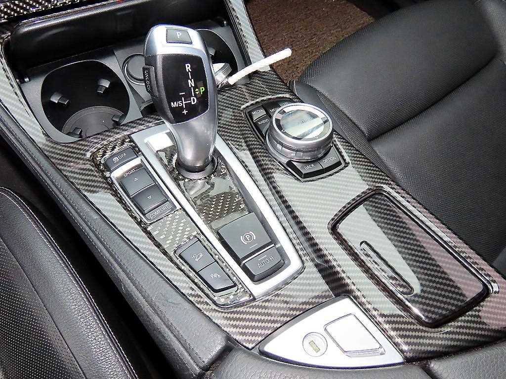BMW 5-Series — photo 11