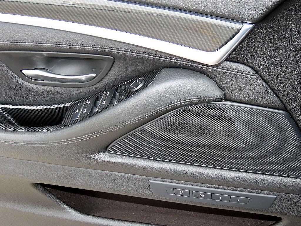BMW 5-Series — photo 12