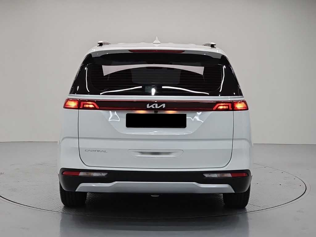 Kia Carnival — photo 03