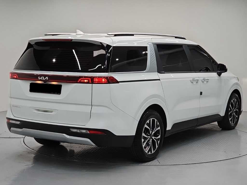 Kia Carnival — photo 04