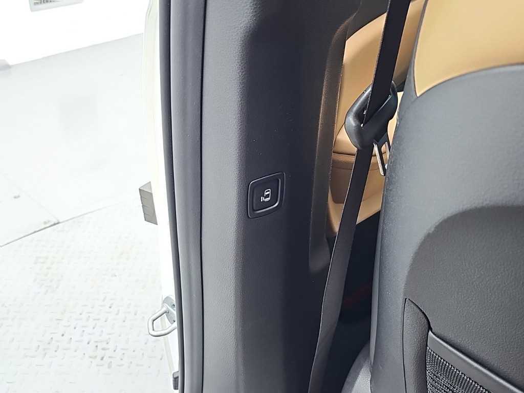 Kia Carnival — photo 13