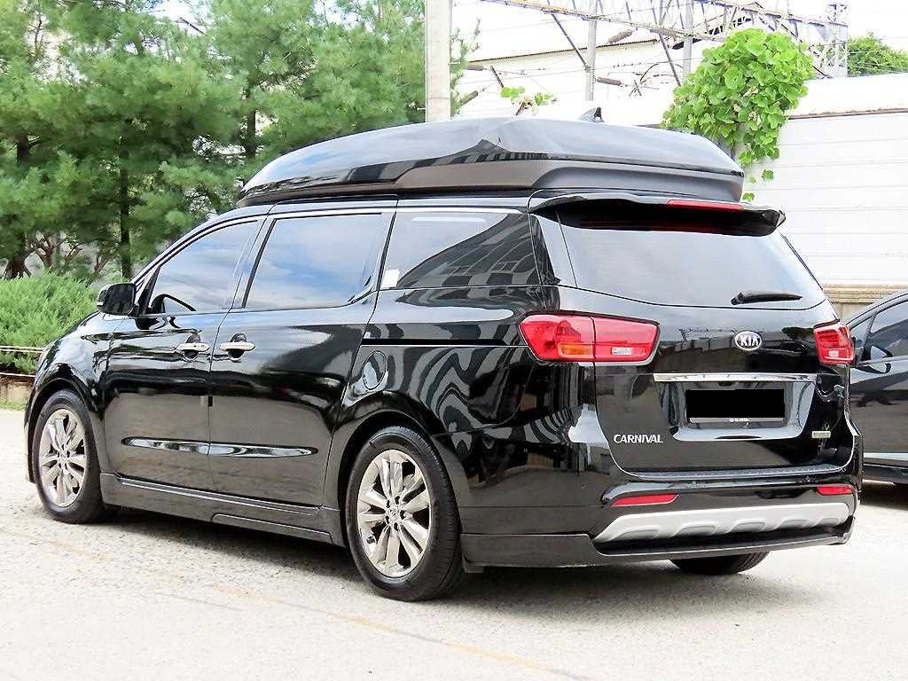 Kia Carnival — photo 03