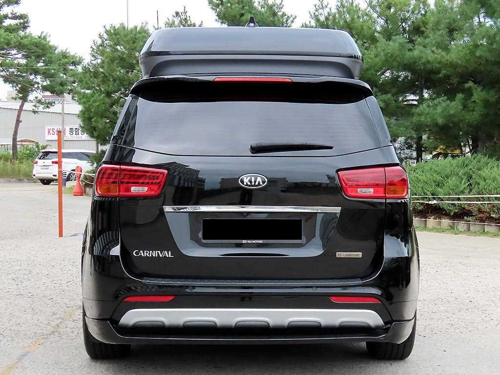 Kia Carnival — photo 04
