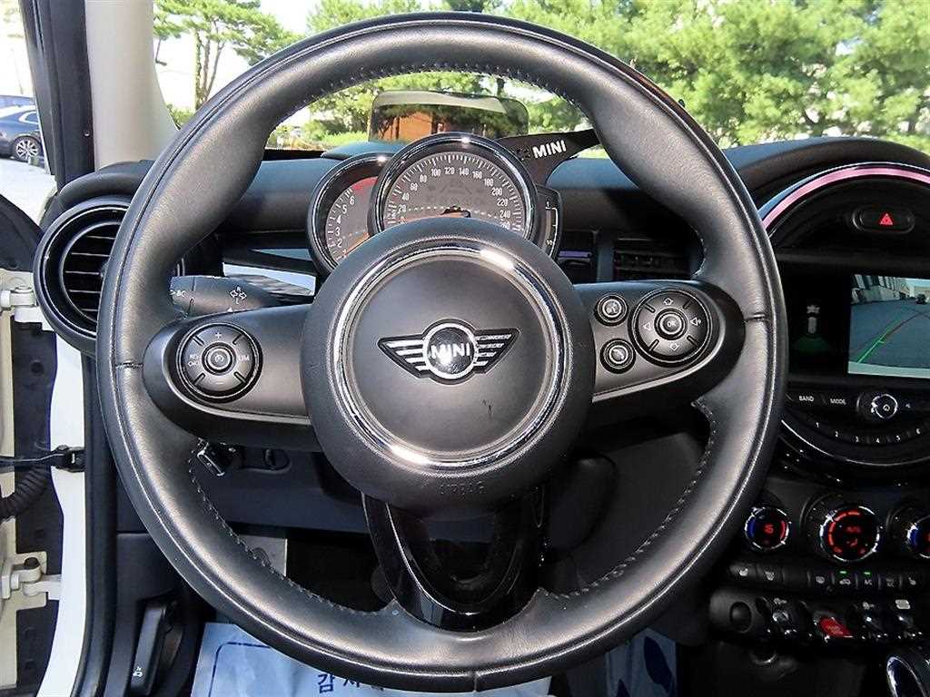 Mini Cooper — photo 08